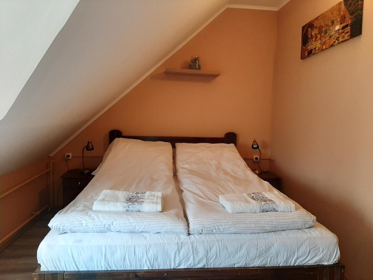 Egniss Apartman 2 Bogacs Ngoại thất bức ảnh